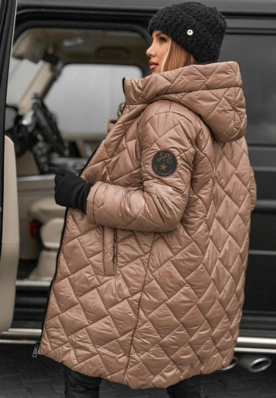 Bogna | Elegantní prošívaná péřová bunda s kapucí