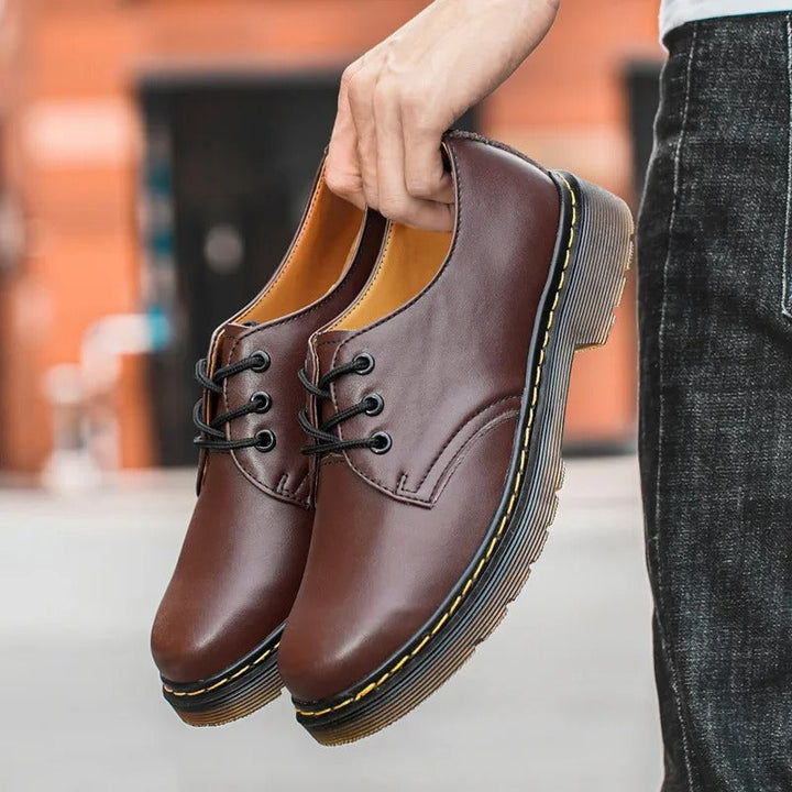 Martens | Elegantní boty s nízkým svrškem